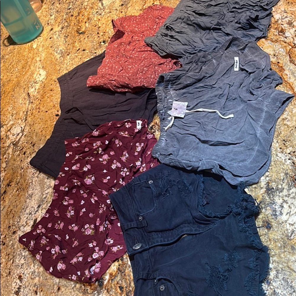 Summer shorts bundle size small